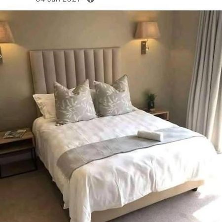 Отель Oakfield Lounge Бенони Экстерьер фото